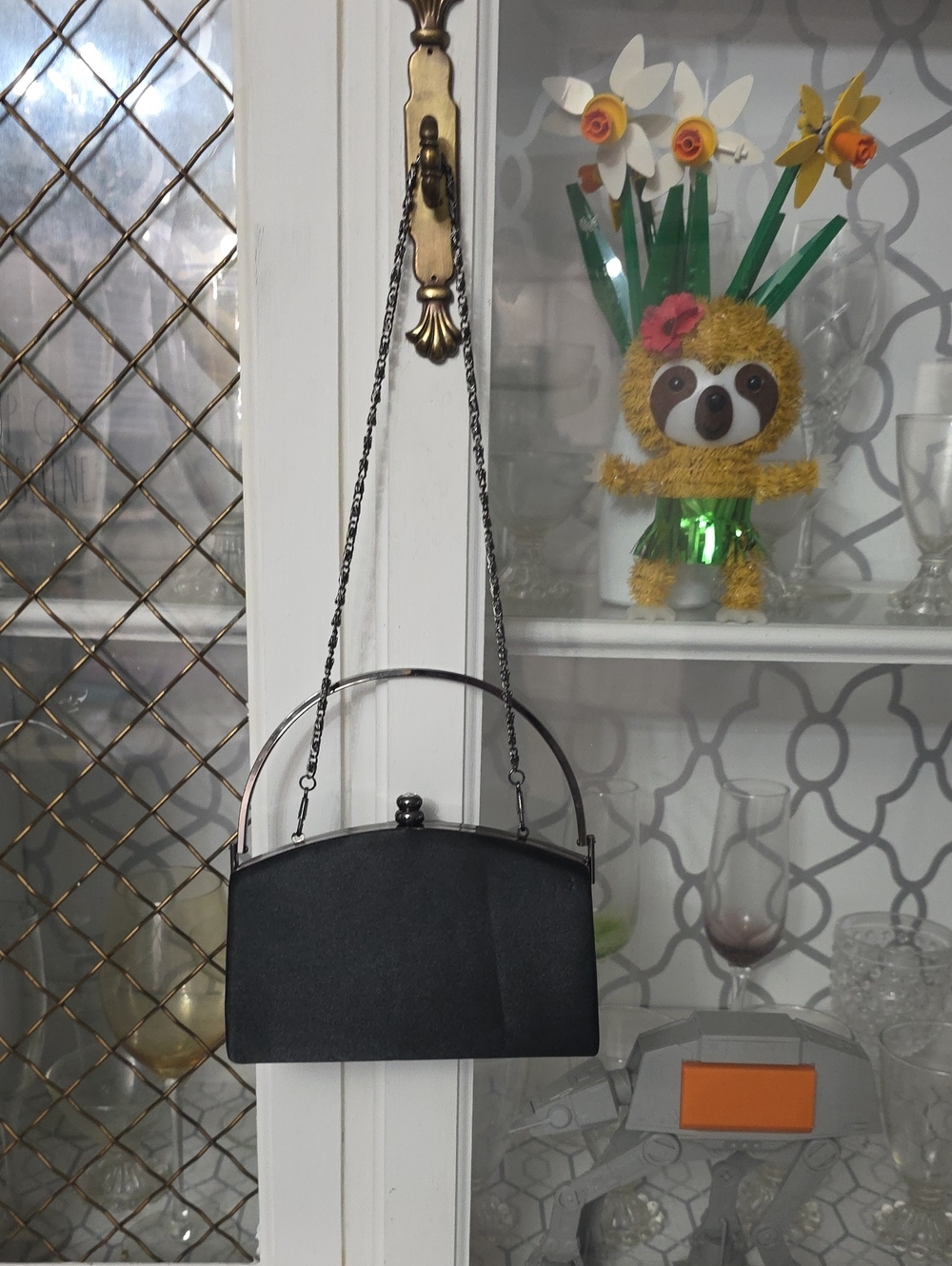 Elegant Black Evening Clutch with Chain Strap